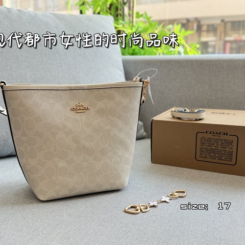 コーチ ショルダーバッグ
