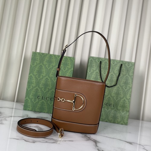 グッチ ショルダーバッグ