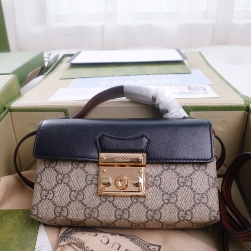 グッチ ショルダーバッグ