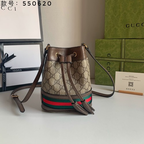 グッチ ショルダーバッグ