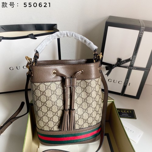 グッチ ショルダーバッグ