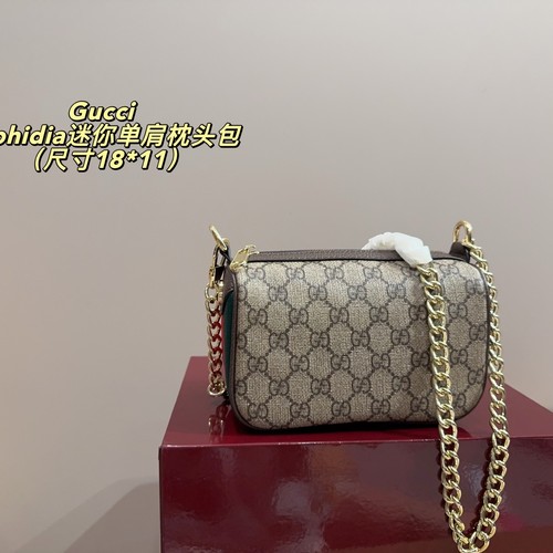 グッチ ショルダーバッグ