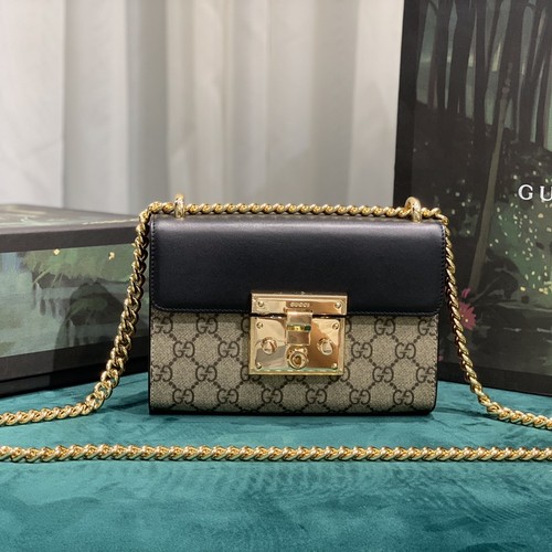 グッチ ショルダーバッグ