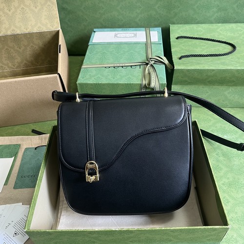 グッチ ショルダーバッグ
