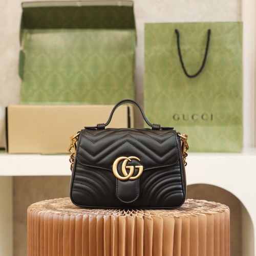 グッチ ショルダーバッグ