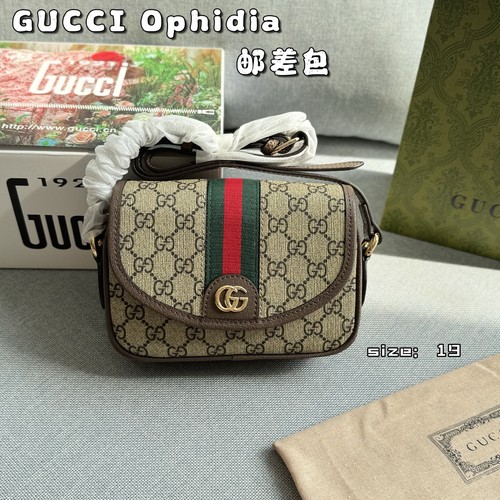 グッチ ショルダーバッグ