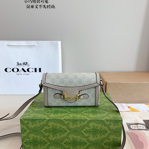 グッチ ショルダーバッグ