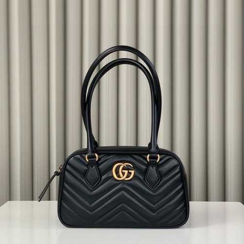 グッチ ショルダーバッグ