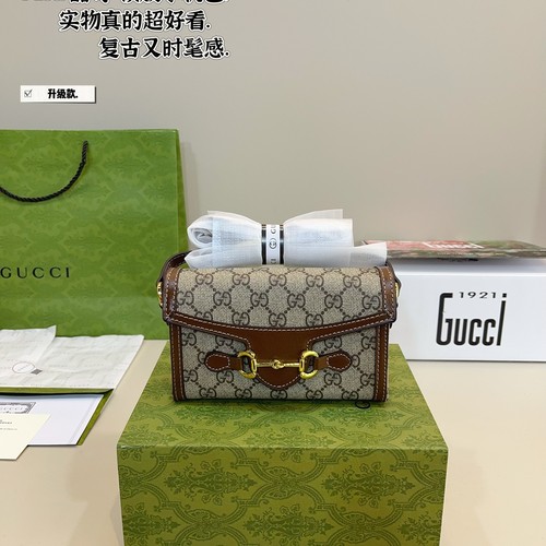 グッチ ショルダーバッグ