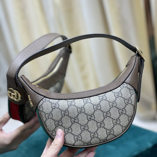 グッチ ショルダーバッグ