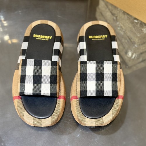バーバリー ス 靴