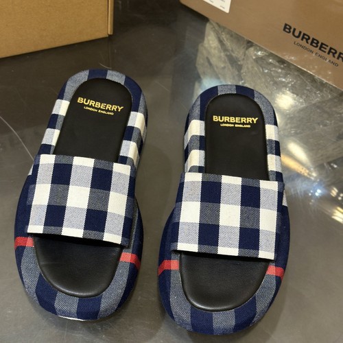 バーバリー ス 靴