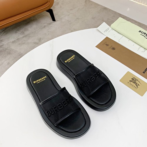 バーバリー ス 靴