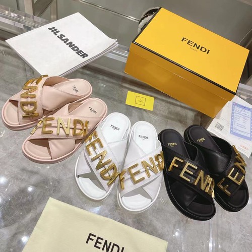 フェンディ 靴