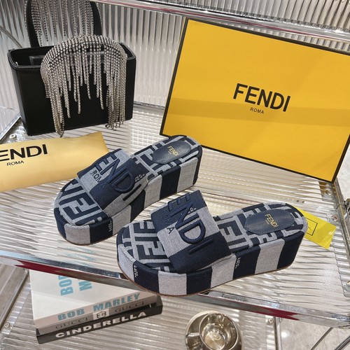 フェンディ 靴