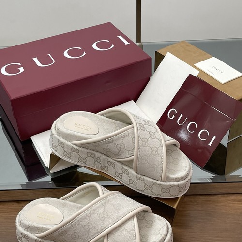 グッチ スリッパ
