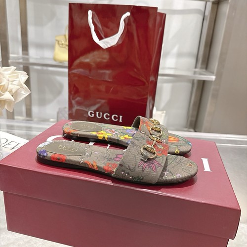 グッチ スリッパ