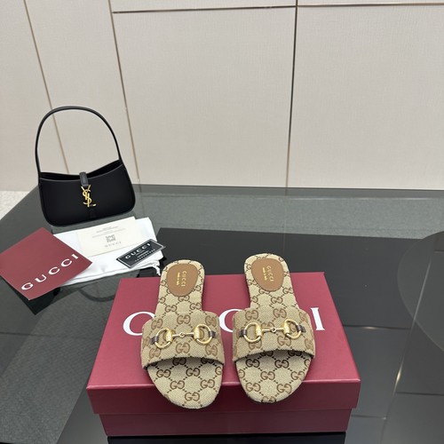 グッチ スリッパ