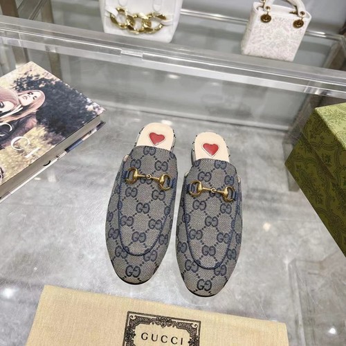 グッチ スリッパ
