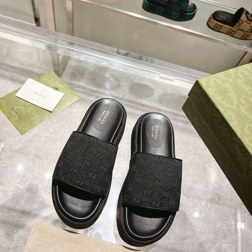 グッチ スリッパ