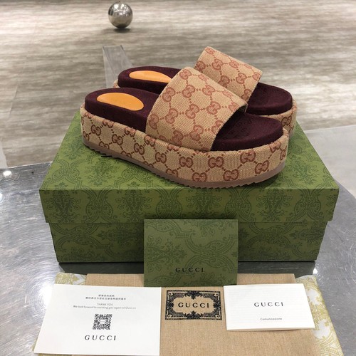 グッチ スリッパ