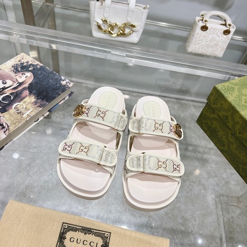 グッチ スリッパ