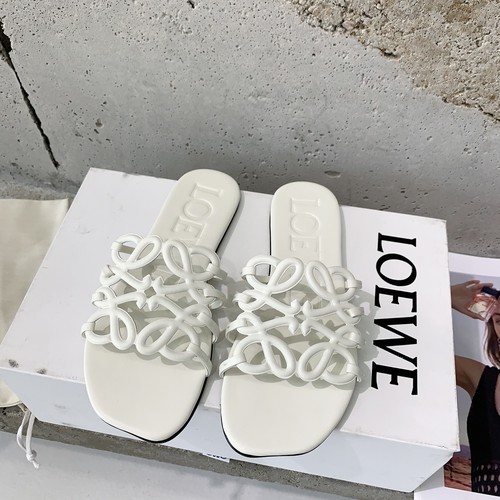 ロエベ 靴