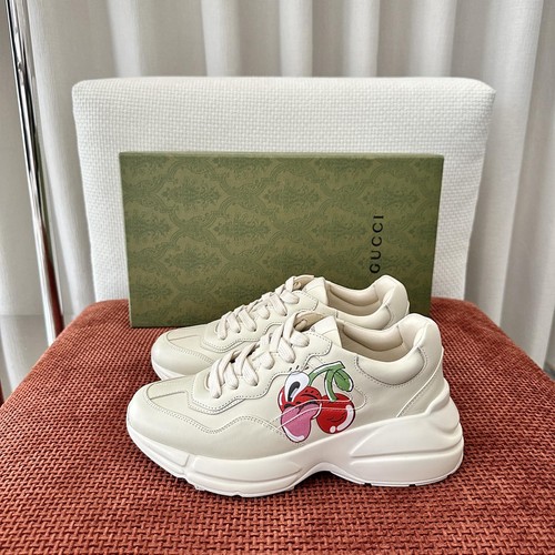 グッチ スニーカー