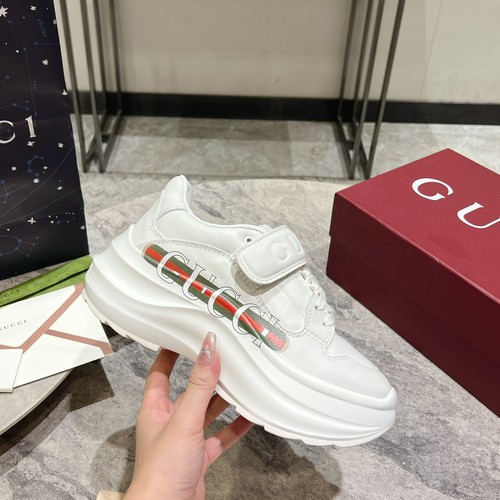 グッチ スニーカー
