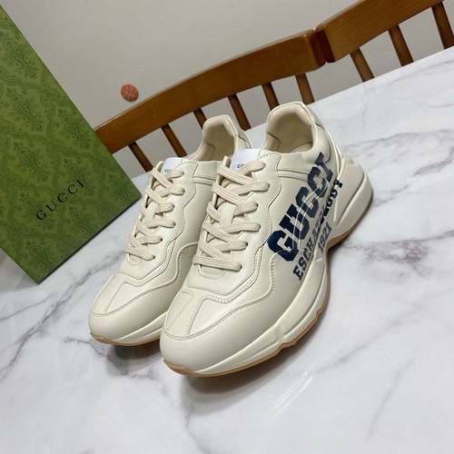 グッチ スニーカー