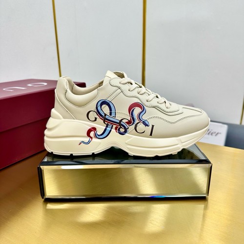 グッチ スニーカー