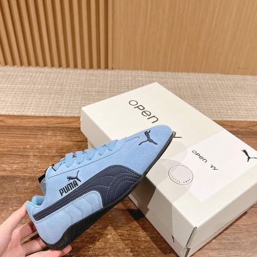 プーマ スニーカー