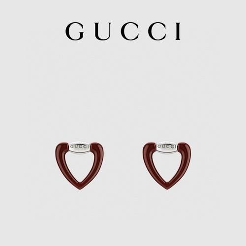 グッチ ピアス