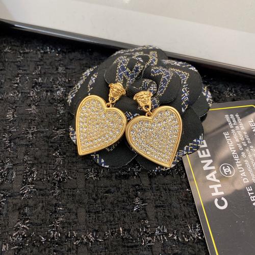 ヴェルサーチ ピアス