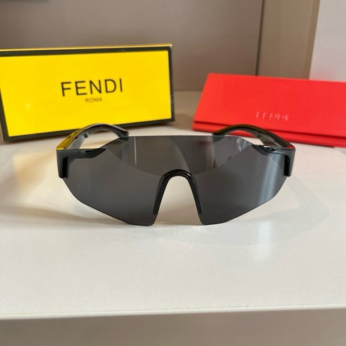 フェンディ サングラス